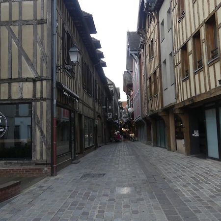Le Chalet Troyen Troyes Luaran gambar