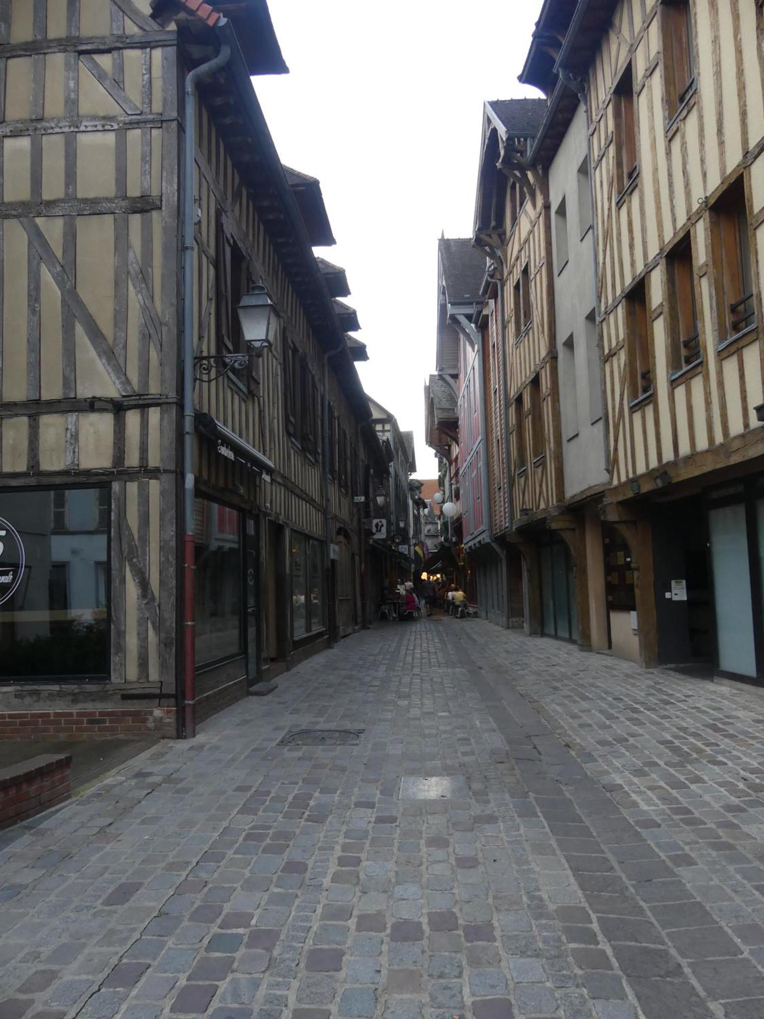 Le Chalet Troyen Troyes Luaran gambar